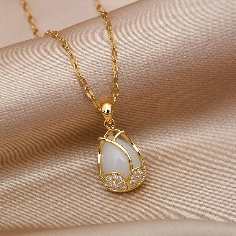 Isla Dainty Pendant Necklace | Tulip Shape Rhinestone Clavicle Necklace