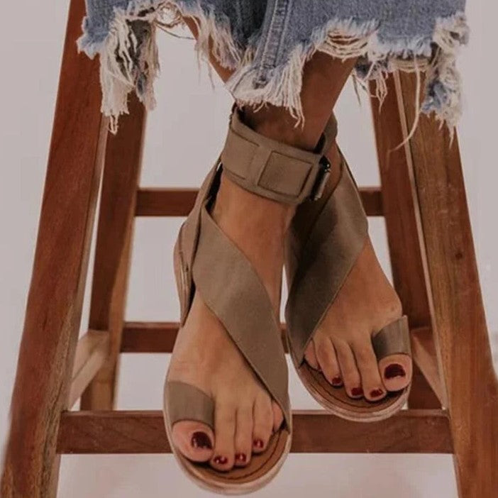 Women's Sandals - Leather Straps - Buckle Closure - Open Toe Comfortable Flat