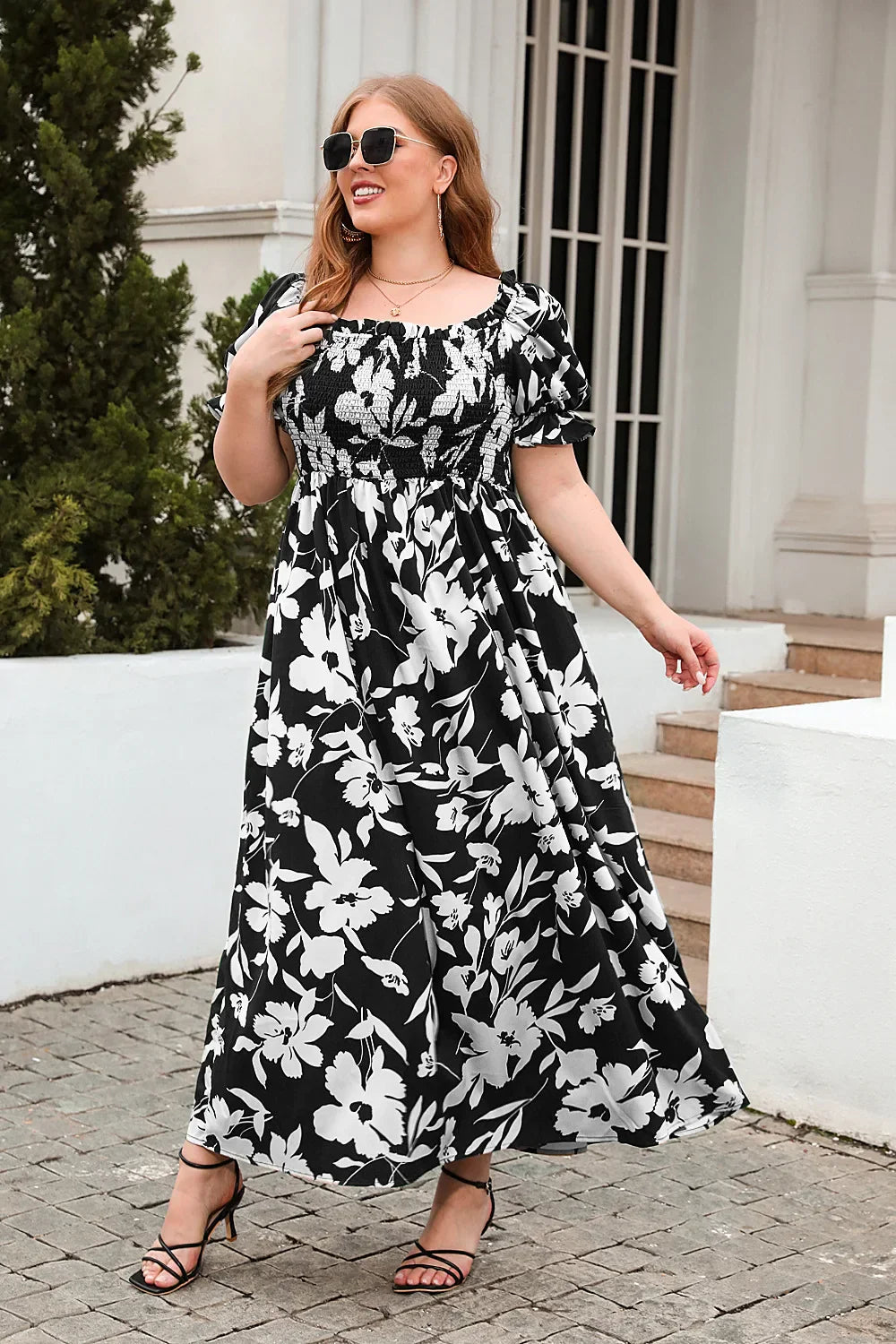 Women's Maxi Dress - Square Neck - Puff Sleeves - Smocked Bodice - Floral Print
