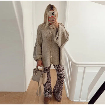 Oversized knitted sweater for women