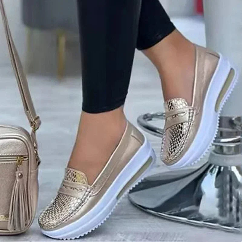Women's breathable slip-on casual shoes with soft sole