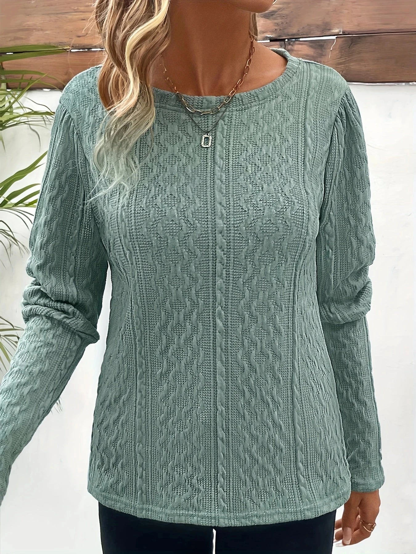 Women's fashionable textured round neck top
