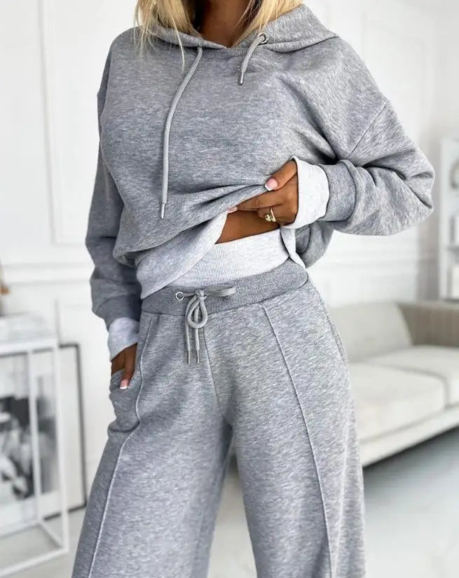 Women's  hoodie sweatshirt and a high waist wide leg drawstring pants