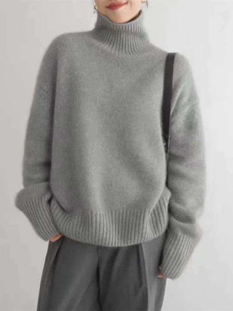 Women’s Turtleneck Sweater - Knitted Wool Blend - Relaxed Fit - Long Sleeve Ribbed Cuffs