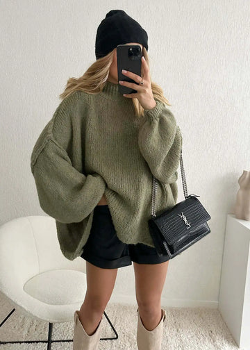 Women's casual knitted sweater with crew neck and long sleeves