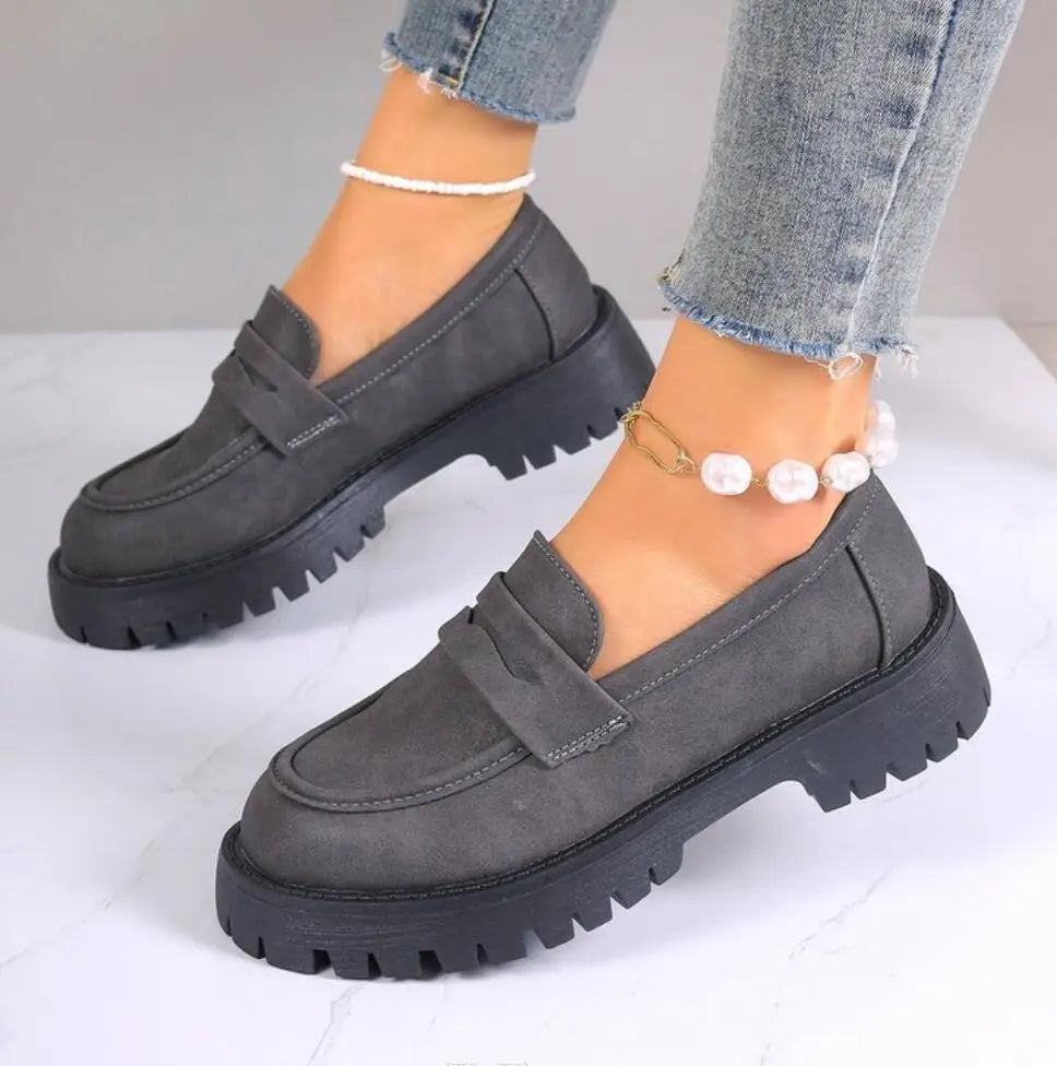 Women's casual slip-on shoes