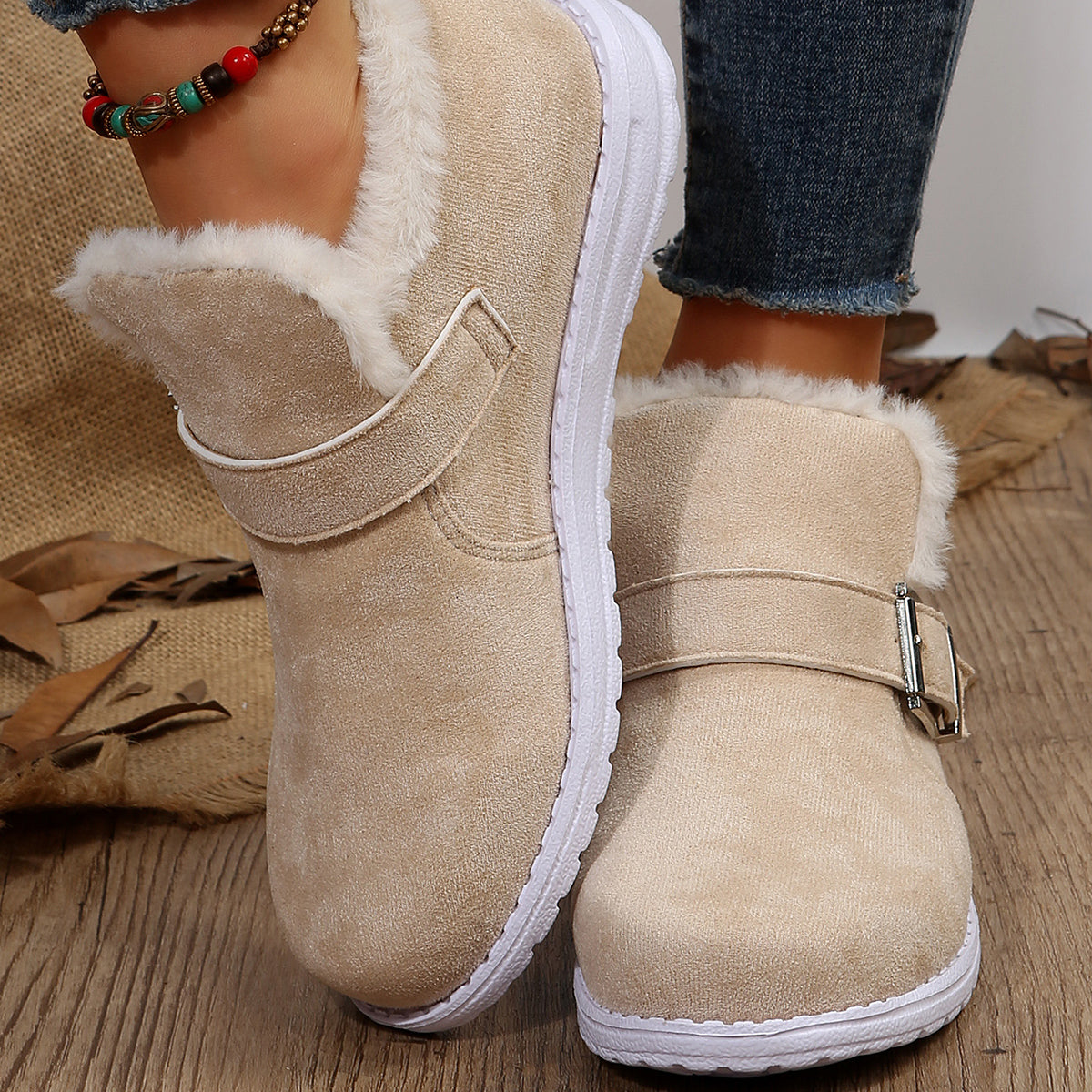 Thick comfortable short boots with plush fur and flat soles for women
