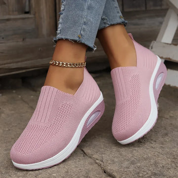 Casual sports shoes with comfortable soft sole for women