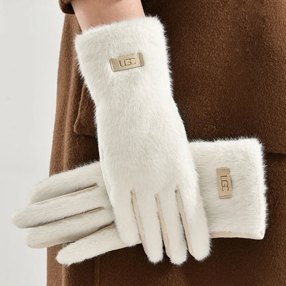 Isabella Fitted Gloves | Furry Touchscreen Gloves