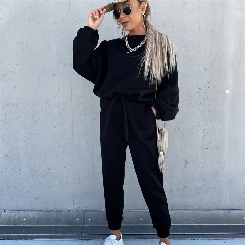 Women's casual roundneck sweatshirt and sweatpants set