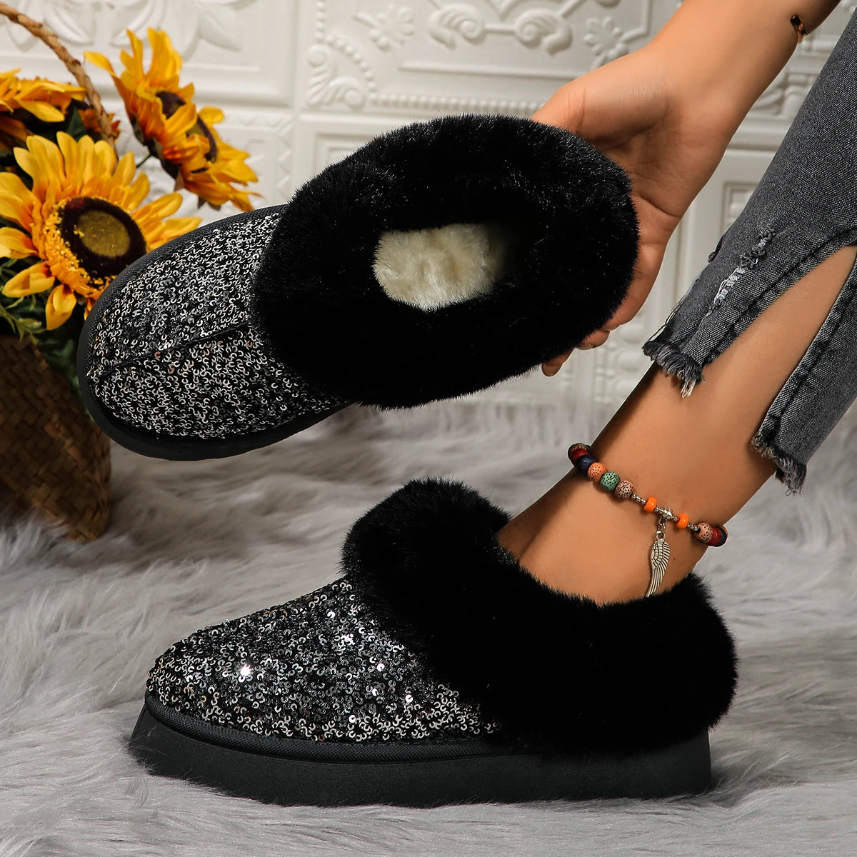 Women's thick-soled snow boots with furry short tube design