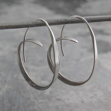 Elegant spiral shaped earrings