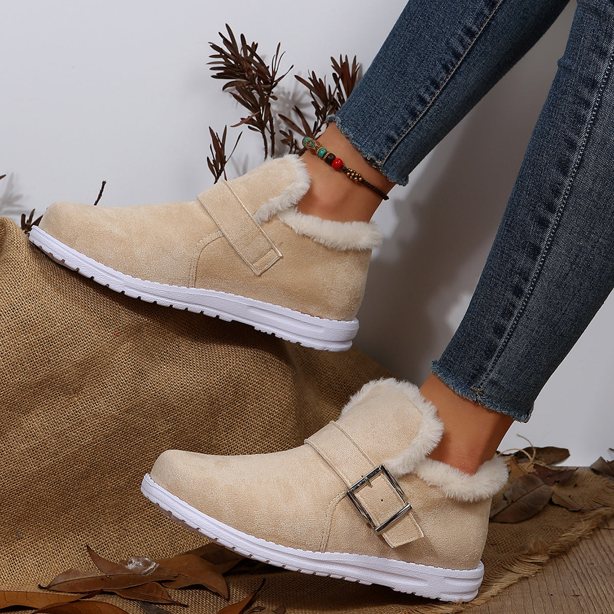 Thick cotton short boots with plush fur and flat soles for women