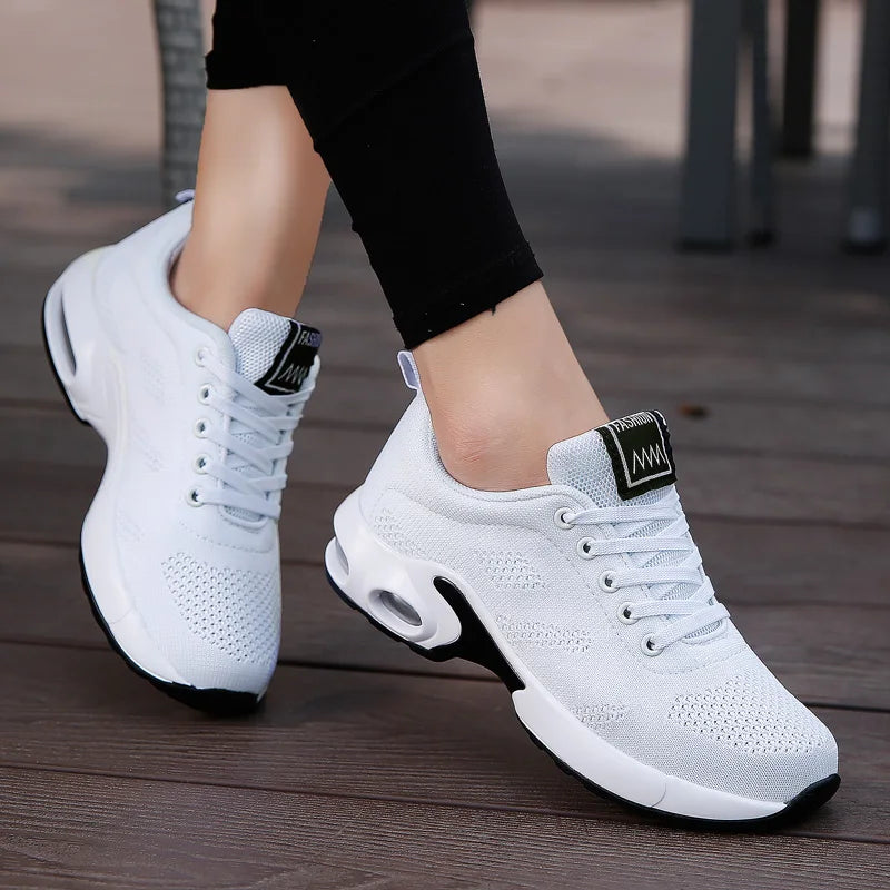 Women's breathable lightweight running sneakers