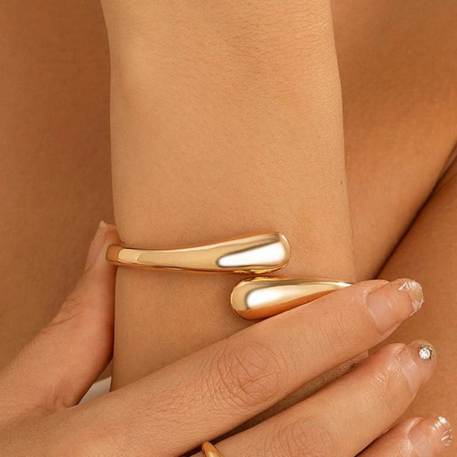 Gold-Plated Minimalist Jewelry Set - Fluid Curve Design - Stacked Trio