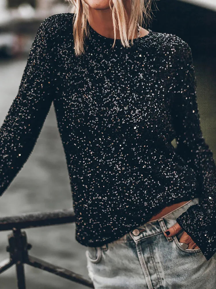 Stylish long-sleeved backless top for women
