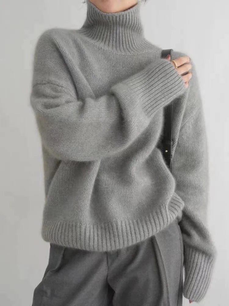 Women’s Turtleneck Sweater - Knitted Wool Blend - Relaxed Fit - Long Sleeve Ribbed Cuffs