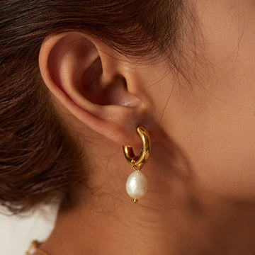 Stefanie - french style pearl gold earrings