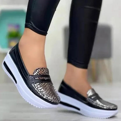 Women's breathable slip-on casual shoes with soft sole
