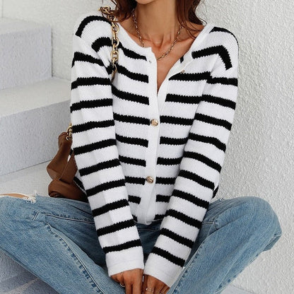 Women's fashionable knitted sweater with button closure