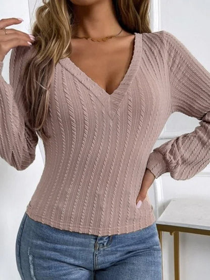 Stylish women's knitted V-neck top