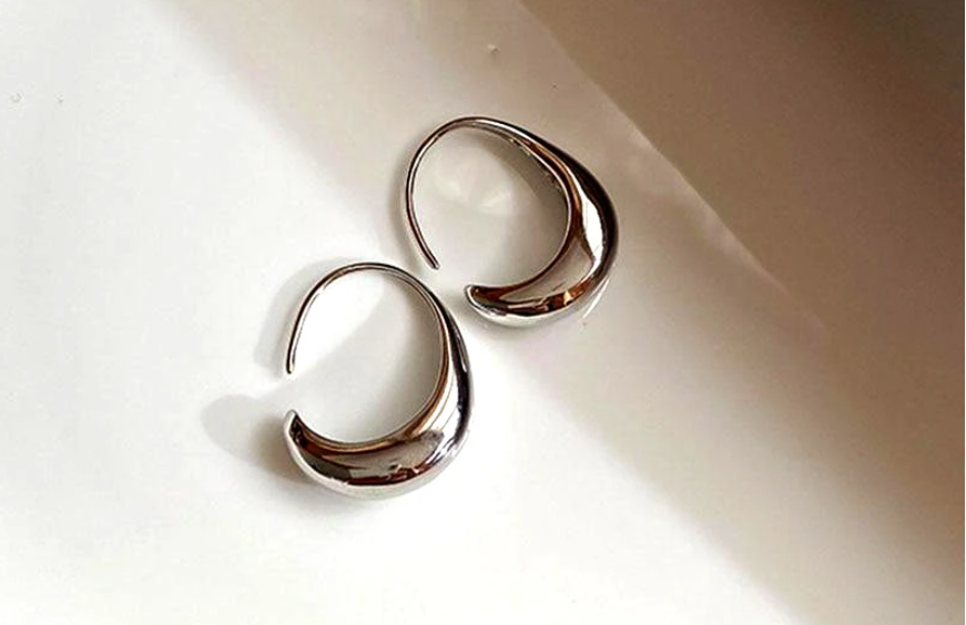 Elegant half-c hoop luxury earrings