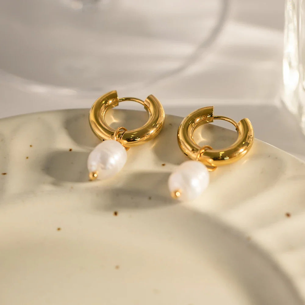 Stefanie - french style pearl gold earrings