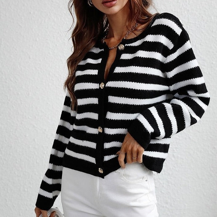 Women's fashionable knitted sweater with button closure
