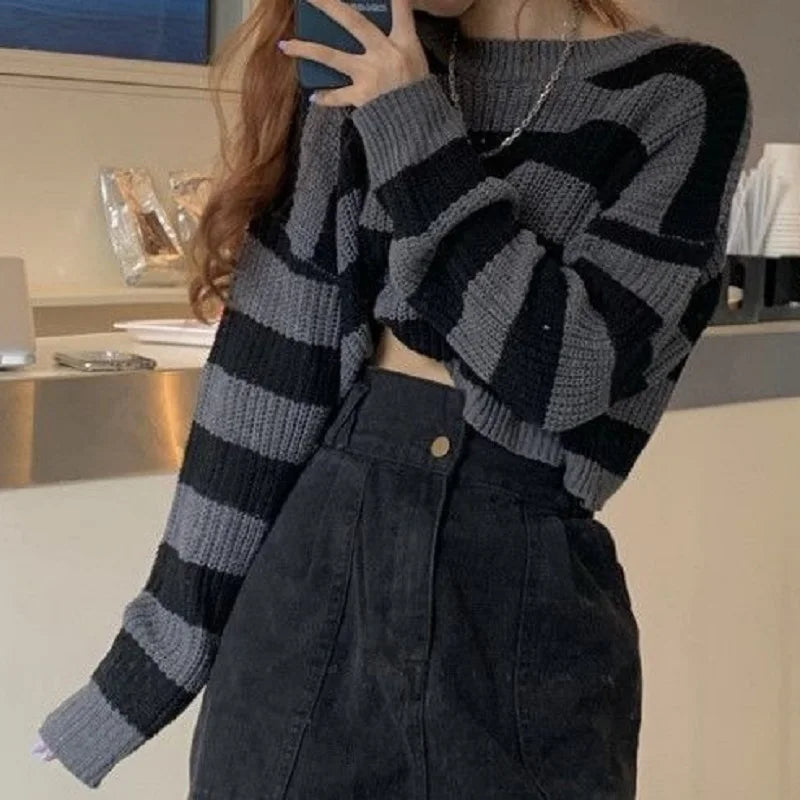 Women's striped long sleeve crop top