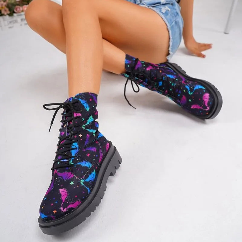 Fashionable women's casual lace-up boots