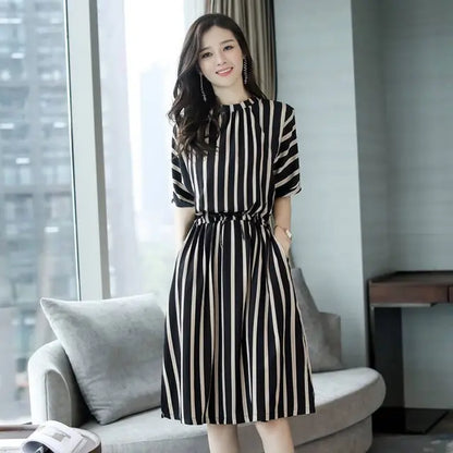 Women's Striped Summer Midi Dress Short Sleeve O-Neck Relaxed Fit