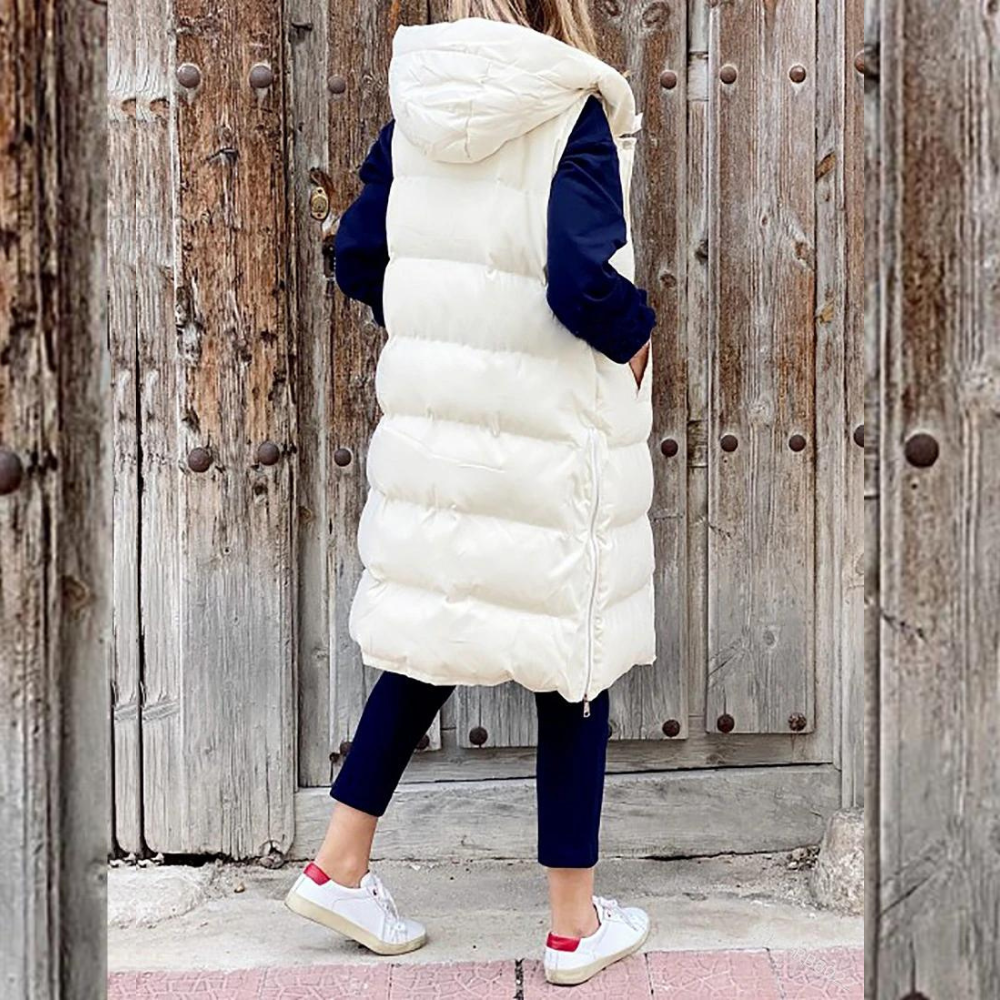 Women's sleeveless padded hooded vest