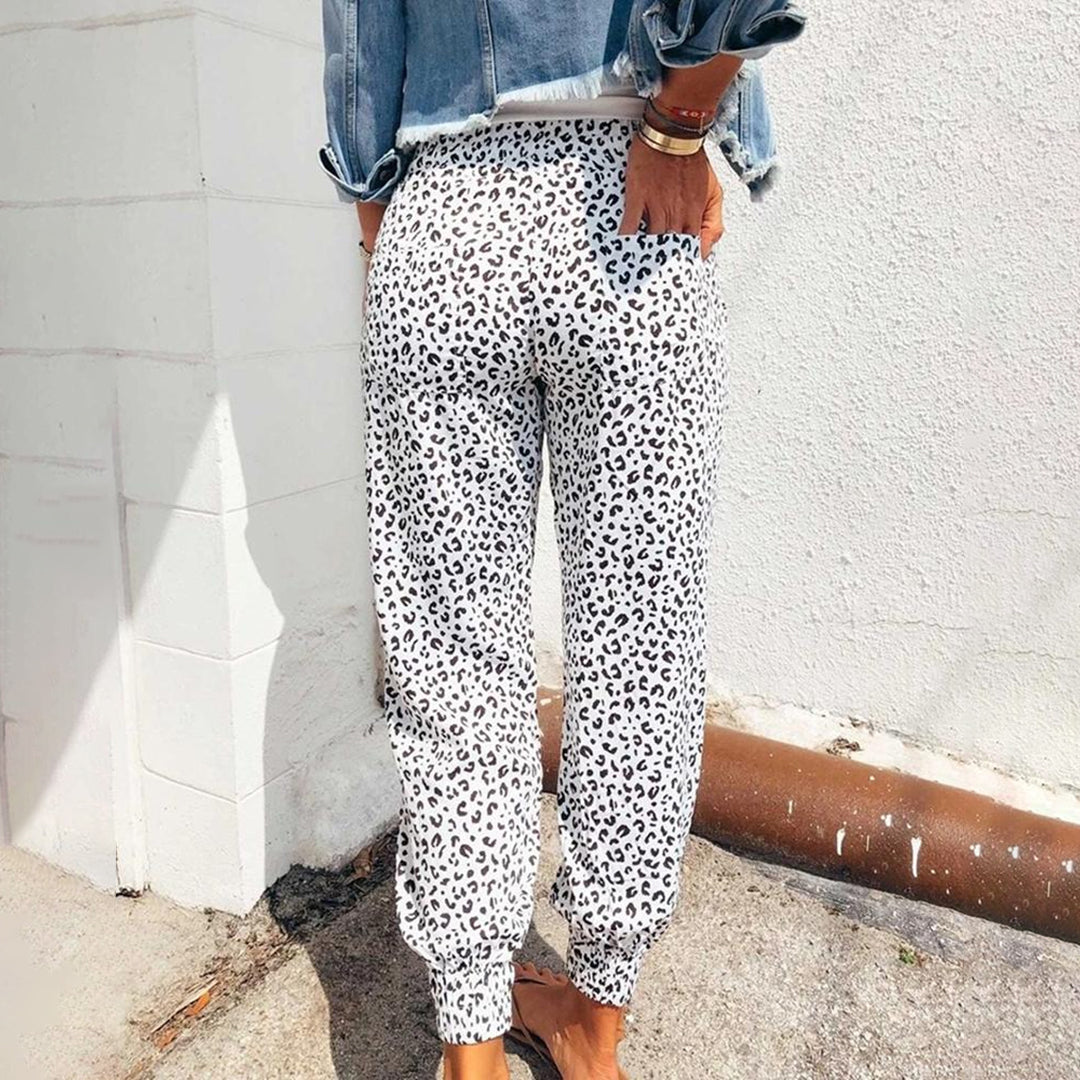 Raelynn - Trousers decorated with leopard print