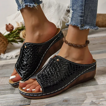 Women's Open-Toe Wedge Sandals - Croc Texture - Slip-On Comfort