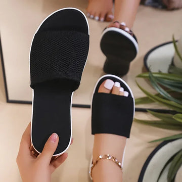 Erica - Summer slippers with mesh closure