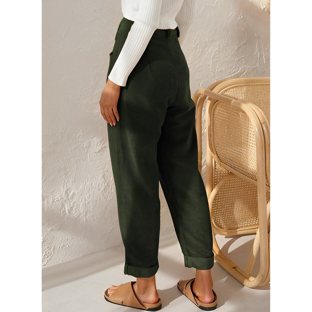 Fashionable trousers for women