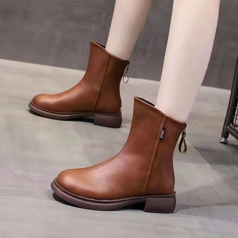 Women's versatile winter boots with back zipper