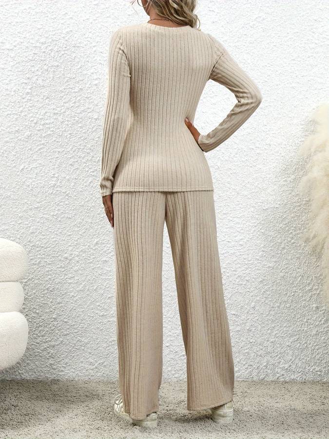 Women's elegant knitted top and pants set