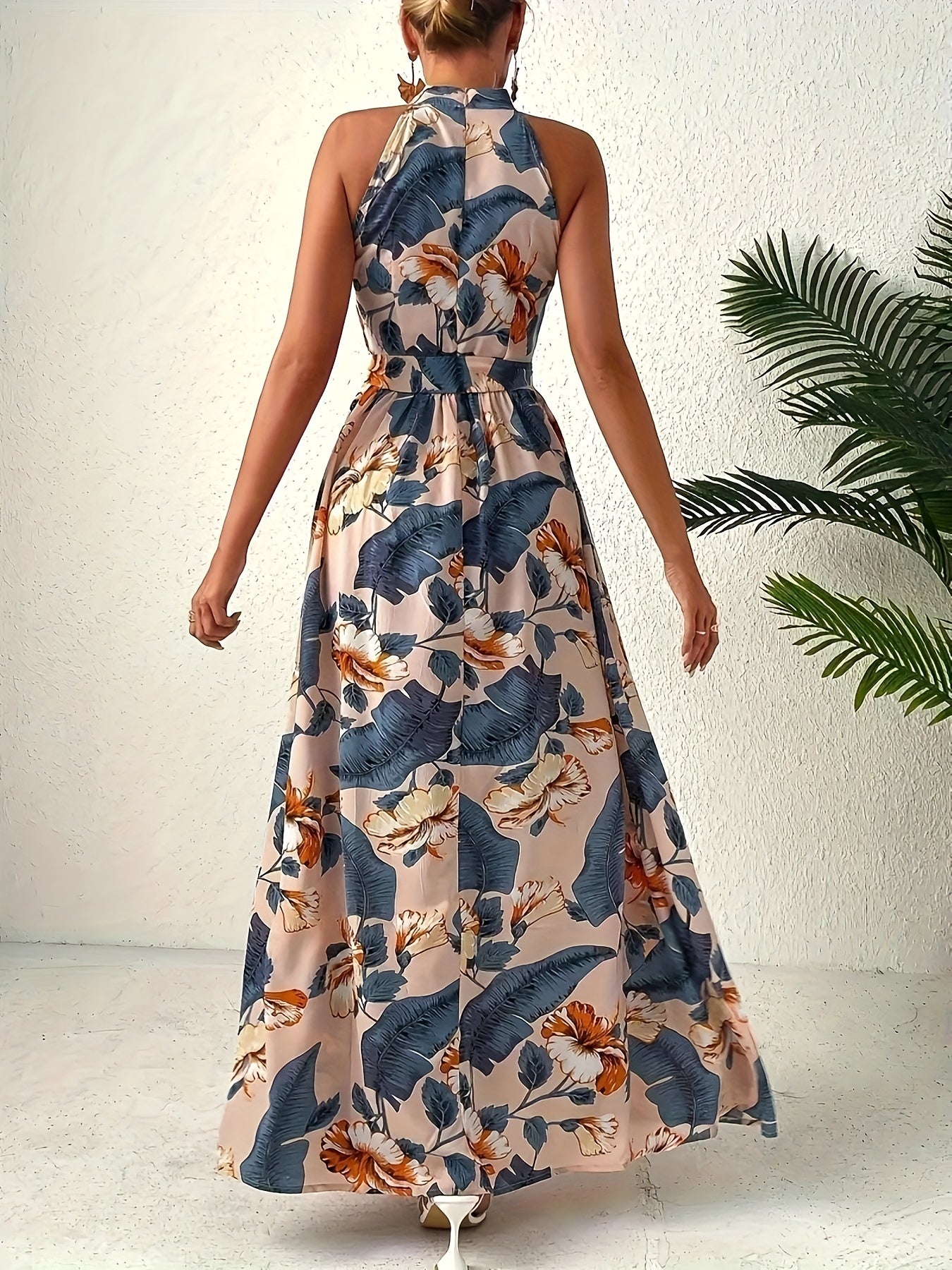 Halter-neck paisley print maxi dress with tie waist for women