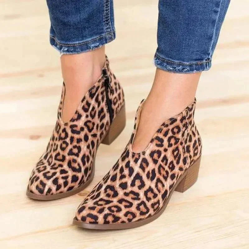 Women's v-cut pointed toe zip-up boots