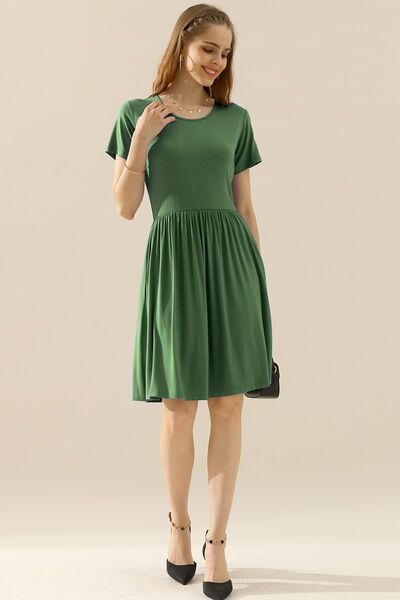 Women's Casual Dress - Round Neck - Short Sleeve - Knee-Length A-Line with Pockets