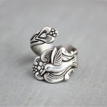 Hummingbird flower ring