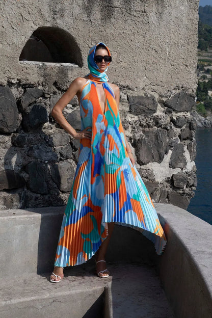 Women’s Maxi Dress - Halter Neck - Pleated Design - Keyhole Neckline - Elegant Fit