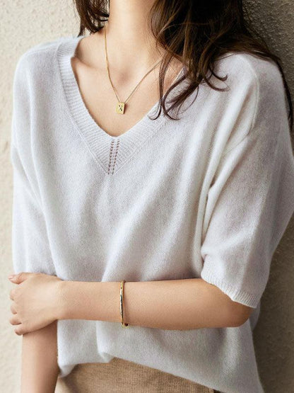 Women's v-neck five-point sleeves sweater