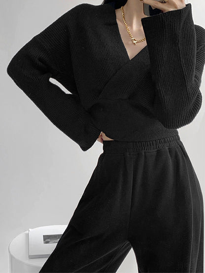 Women's elegant crossed v-neck wrap knitted sweater