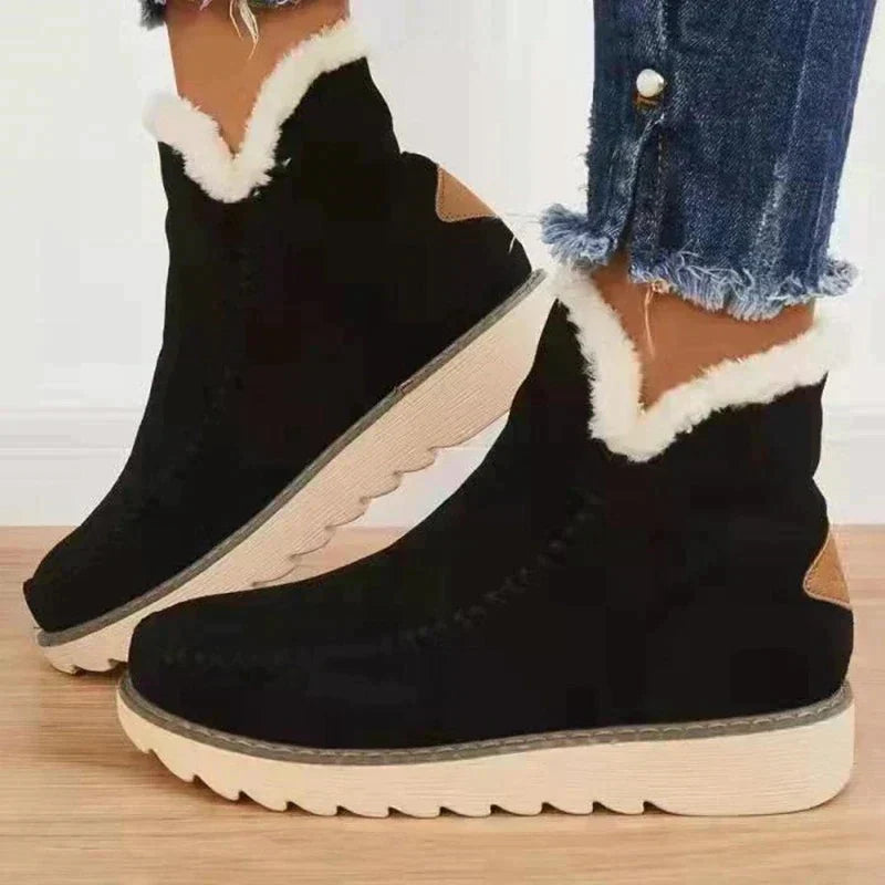 Women's stylish and comfortable boots with warm lining