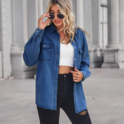 Women's denim jacket in shirt look with button closure