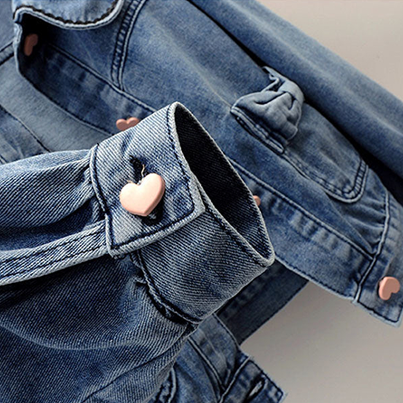 Women's short loose denim jacket