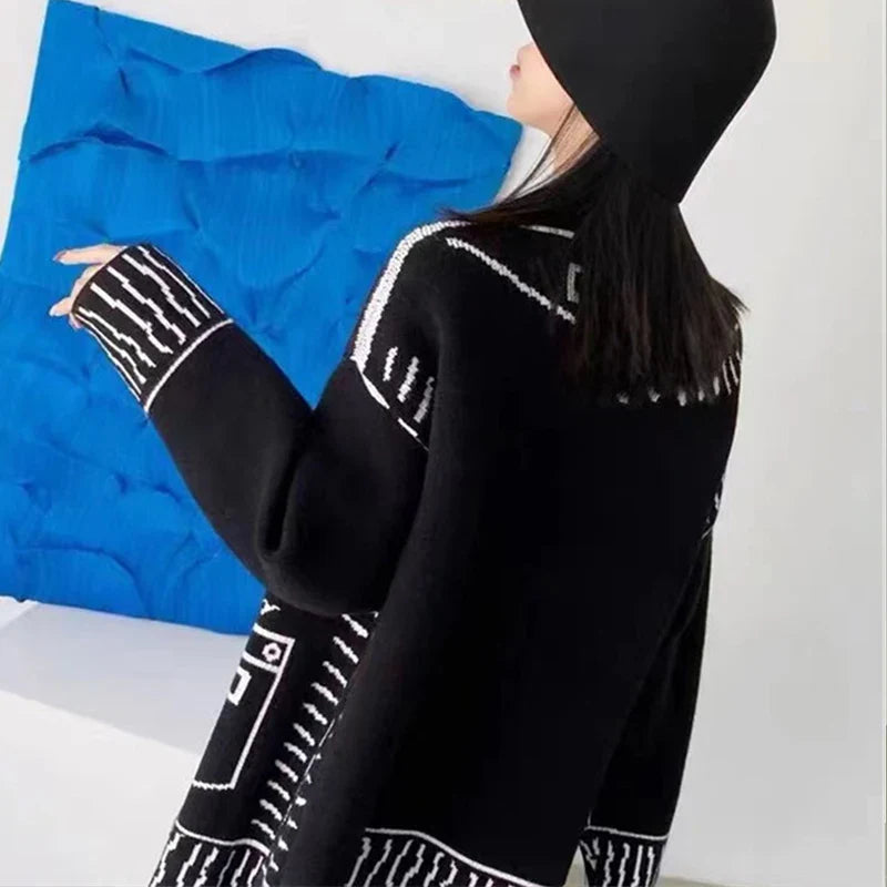 Women's black and white knitted loose slouchy cardigan