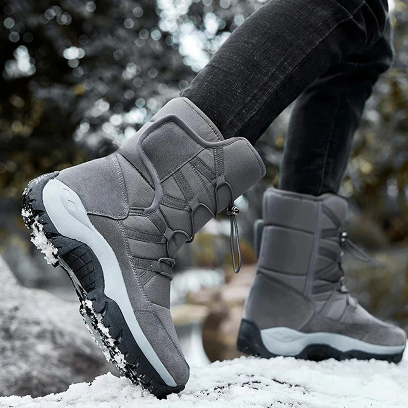 Women’s Snow Boots - High-Top - Padded Shaft - Rugged Traction Sole